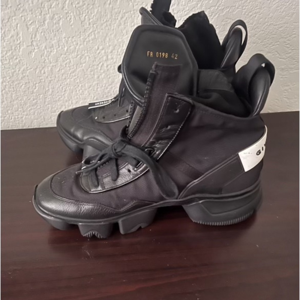 Gently worn Givenchy Men’s Jaw Hybrid Boots